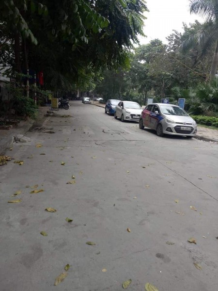 Ô TÔ GẦN, NHÀ ĐẸP, Ở LUÔN, KHÔNG GIAN SỐNG TUYỆT VỜI.
