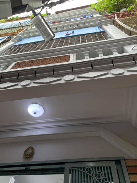 Bán nhà Hoàng Mai gần Trương Định, DT 30m2*4T, MT 3m, sổ đỏ cc, Giá 2,25 tỷ. LH Thanh 0977686830