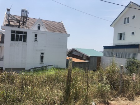 Cần bán lô đất biệt lập mặt tiền phường 8 - Thành Phố Đà lạt. Diện tích: 322m2