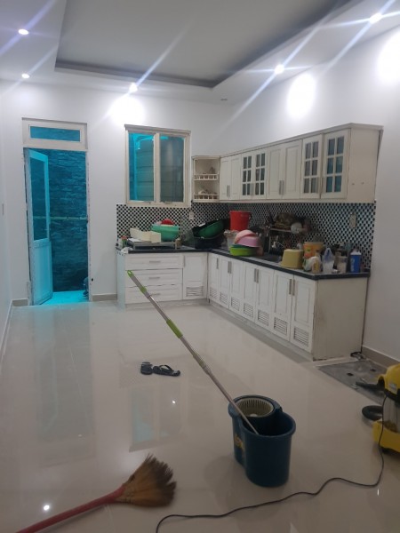 Cho thuê nhà đầy đủ nội thất đường Hoàng Hoa Thám Tân Bình