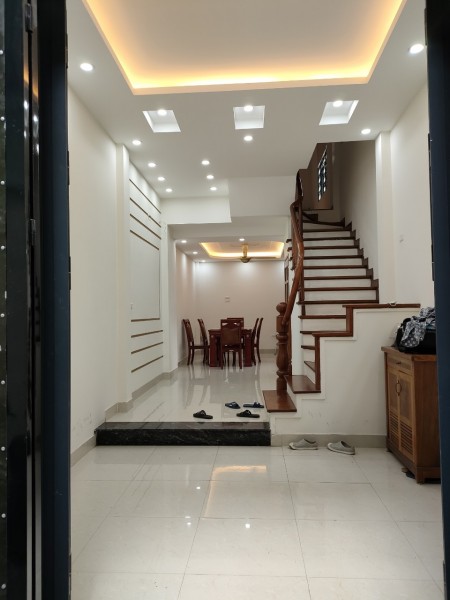 Con Dâu Bán Nhà Mẹ Chồng Lên Phố Ở - Vũ Ngọc Phan 40m, 5 Tầng, Giá nhỉnh 5 tỷ