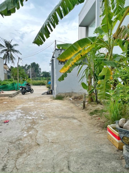 Bán lô đất đường số 8 Hiệp Bình Phước,TP. Thủ Đức 100m2 vuông vức xây dựng tự do