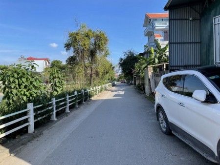 Bán 100m tại ngõ 649 Bát Khối, chia 3 lô đẹp, cách đường ô tô tránh 10m.