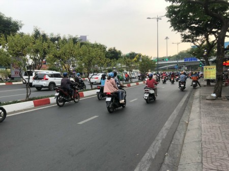 Nhà mặt tiền nằm vị trí đắc địa gần vòng xoay công viên đường Phạm Văn Đồng, P.3, quận Gò Vấp, ngang 4m, giá 5,9 tỷ.