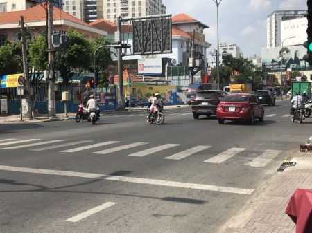 Cho thuê nhà nguyên căn MT đường Phan Đăng Lưu, Phú Nhuận nhà trệt 3 lầu (5x18m)