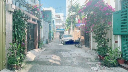 Bán gấp nhà hẻm Nguyễn Thượng Hiền, Bình Thạnh, hẻm 1 trục rộng 6m, 50m2, 4 tầng.