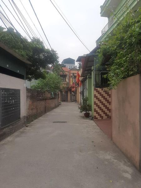 Cần bán đất Thạch Bàn 40m2, MT: 3.6m, 2 mặt thoáng, giá 1.65 tỷ.
