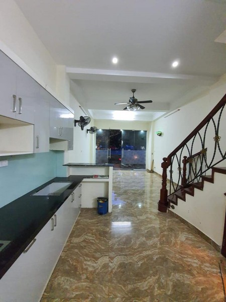 Bán Nhà 41m2 x 5 Tầng, View Hồ, Ô Tô Tránh, Kinh Doanh Sầm Uất Phố Tây Sơn Chỉ 7.9 Tỷ.