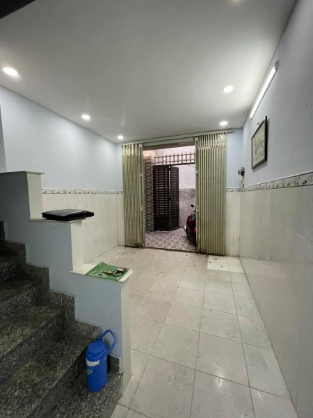 Bán nhà đường Đất Thánh Phường 6 Tân Bình 84m2 3 lầu chỉ 6.3 tỷ
