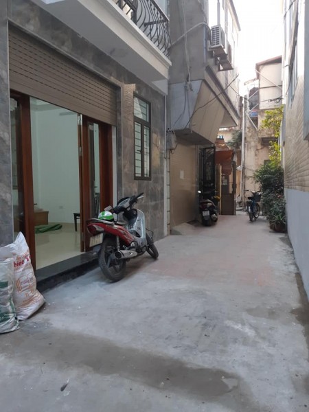 Bán nhà Võ Chí Công, Cầu Giấy, 40m, 5T, giá 3.65 tỷ.