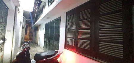 BÁN NHÀ 80M MẶT PHỐ - ĐANG CHO THUÊ 10tr/tháng