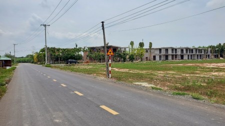 Còn 2 lô liền kề duy nhất, chỉ 950tr-1 lô , sát bên KDC Phan Gia, mặt tiền đường nhựa 8m, Long Mỹ, Đất Đỏ 950 triệu - 108 m²