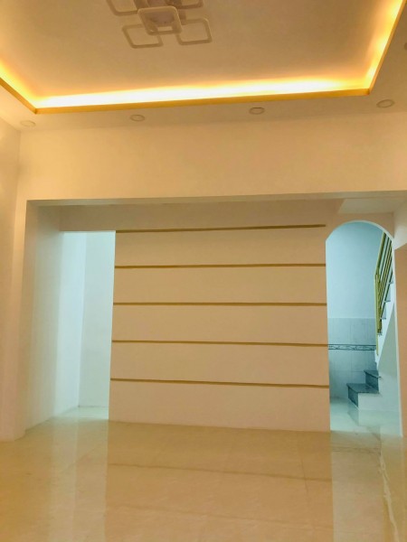 Cần bán nhà HXH Lạc Long Quân Q.TB – 3T BTCT giá 4.75 tỷ thương lượng