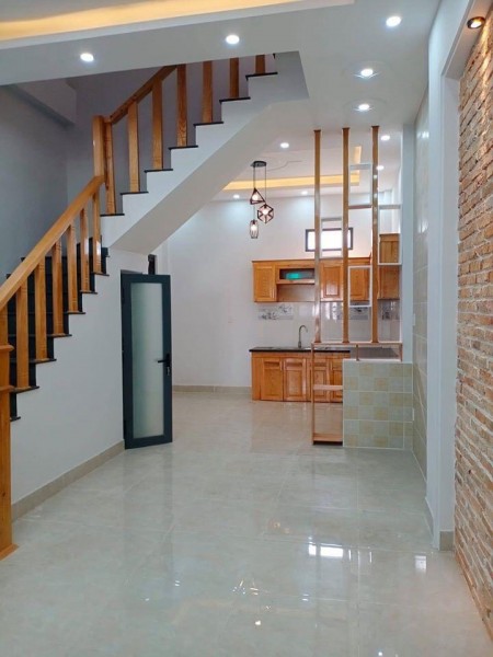 Bán nhà mặt tiền đường Triệu Việt Vương. Phường 4. Hướng TB