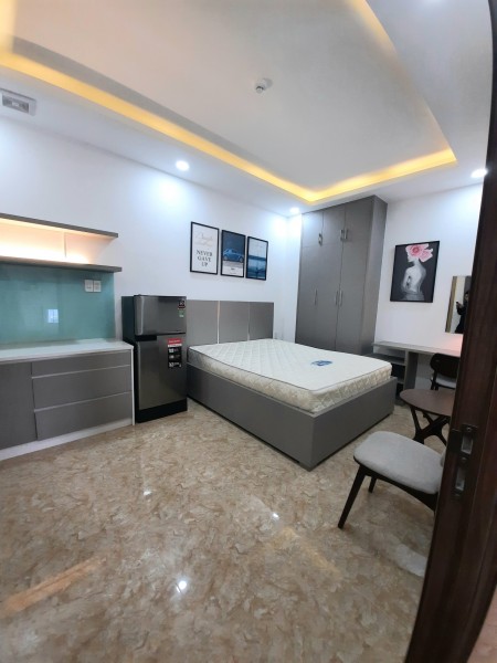 Cho thuê căn hộ dịch vụ 30m2, đường số 51, quận 7 giá cực mềm, gần trung tâm thành phố