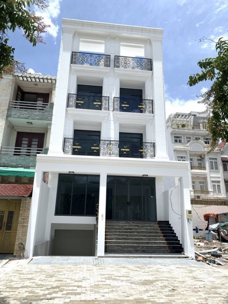 CHO THUÊ VP 700M2 HẦM 4 LẦU TRỐNG SUỐT THANG MÁY BÌNH AN QUẬN 2