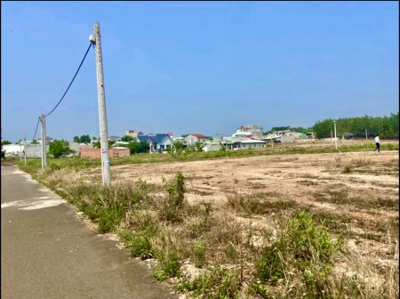 BÁN GẤP 2180m2 GẦN TT HÀNH CHÍNH, ĐỐI DIỆN KCN, 200m CHỢ, TRƯỜNG - 450 TRIỆU