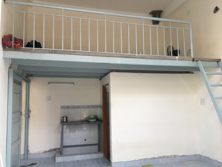 Mặt bằng có gác ở lại, khu nhà trọ, hợp buôn bán, tiệm tóc, Shop.....5.5 triệu /tháng