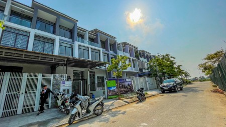 Cần tiền bán gấp nhà 3 tầng đúc khu đô thị An Cựu City giá tốt, đúc kiên cố, hạ tầng hoàn thiện