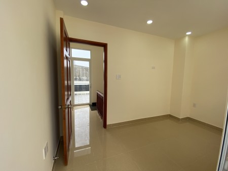 Nhà Mới Xây 50m2 SHR Bùi Đình Túy. Giá 7.9 tỷ