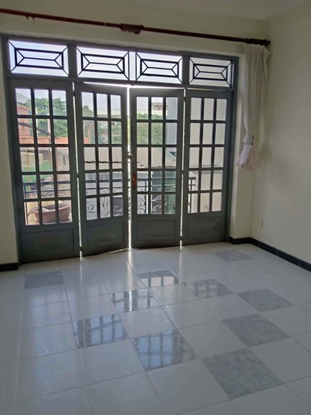 Cho thuê Nhà Mặt Tiền Phú Nhuận 6 Phòng 4x13m.