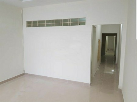 Cho thuê nhà 3 phòng ngủ 387 Phạm Hữu Lầu, 6 triệu/tháng