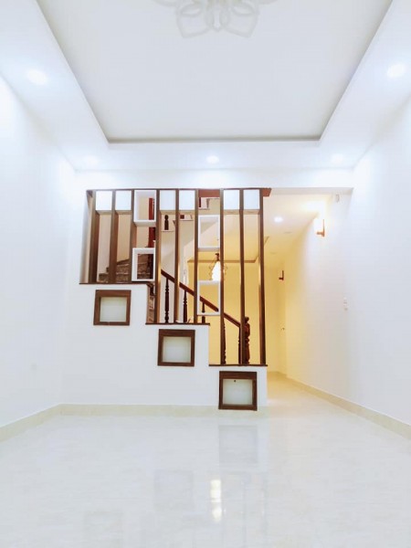 Bán nhà Láng Đống Đa 55m2 ngõ rộng, gần mặt phố, giá chỉ 5.25 tỷ, lh+982559359