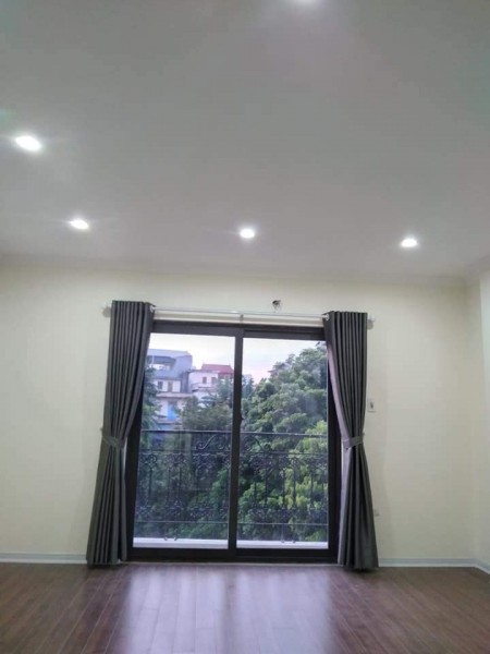 Bán Nhanh nhà Phố Cổ linh,Ngõ Trạm 40M2*5t-Ô tô qua nhà