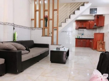 Nhà hiếm 22m2 Lạc Long Quân, hxh, 3 tầng, q tân bình, chỉ 2 tỷ 25