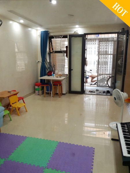 Nhà mới ở ngay ngang 4m, sát căn mặt tiền chỉ 5,4 tỷ Thiên Phước Tân Bình