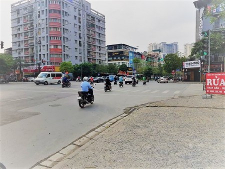 Bán nhà mặt phố Nguyễn Hoàng. Lô góc, vỉa hè, ô tô, KD. 90m2 MT7m 22 tỷ
