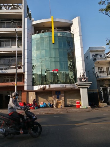 Bùi Thị Xuân. mt ngang 7m vỉa hè rộng 4L
