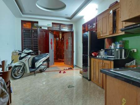 CẦN BÁN GẤP CĂN NHÀ 5 TẦNG TẠI TRUNG TÂM QUẬN CẦU GIẤY 33M2 GIÁ NHỈNH 3,5 TỶ