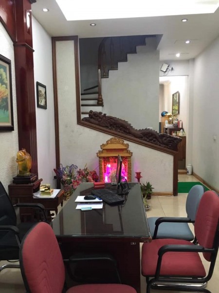 Bán nhà Đội Cấn-Ba Đình, 45m2x5 tầng, Vị trí thuận tiện,thuê lại doanh thu tốt Giá 4.8 tỷ