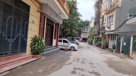 TÂY HỒ QUẬN- AN SINH TUYỆT VỜI- 10M Ô TÔ ĐỖ NGÀY ĐÊM