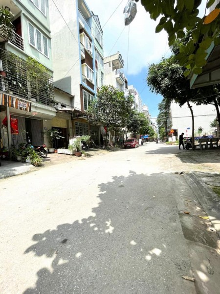 Nhà Đẹp Phú Diễn, 40m2 x 5 Tầng, Gara Ô Tô, Kinh Doanh Chỉ 6 Tỷ.