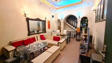 Bán nhà phố Khương Đình 52m2 Ô TÔ ĐỖ CỬA TẶNG NỘI THẤT 5.8 tỷ