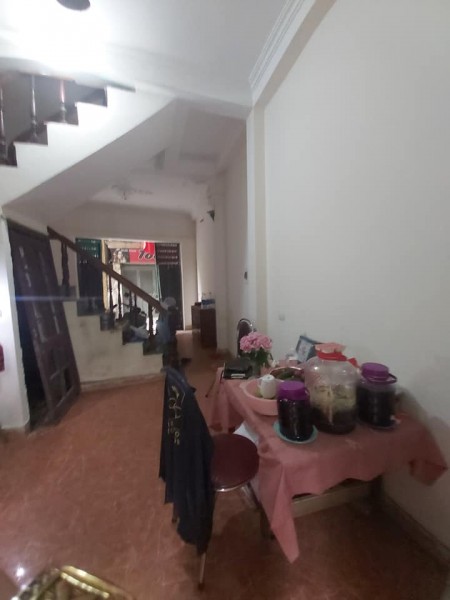 Chỉ Hơn 3 Tỷ, Có Luôn Nhà 4 Tầng, Trung Tâm Hoàng Mai, Gần Hồ, Ô Tô Đỗ Cửa, Kinh Doanh.