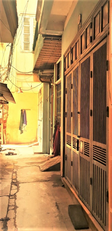 Chỉ 2 tỷ 5 có nhà 34m2 x 4 tầng Định Công, gần oto, cạnh chợ, thông tứ tung