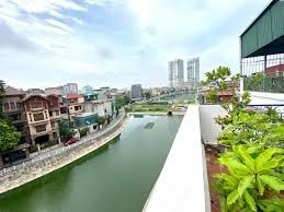 Cần bán gấp, View hồ, phố Ngọc Lâm, 30m2 chỉ với giá 1,85 tỷ