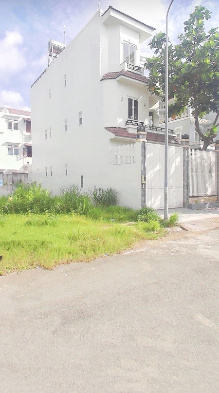 Bán gấp lô đất MT Nguyễn Cơ Thạch, Q. 2, cách cầu Thủ Thiêm 200m SHR, giá 6.8 tỷ/100m2, 0904518609 Minh
