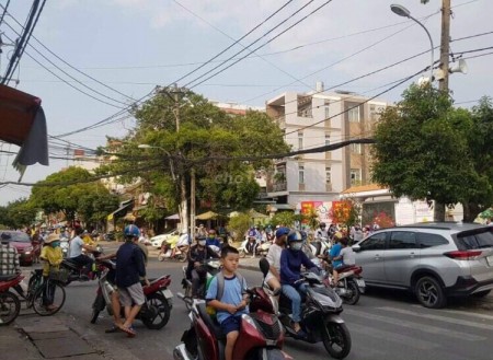 Mặt bằng siêu đẹp 4.5x25 mặt tiền đuờng Man Thiện Q9. Giá 25tr