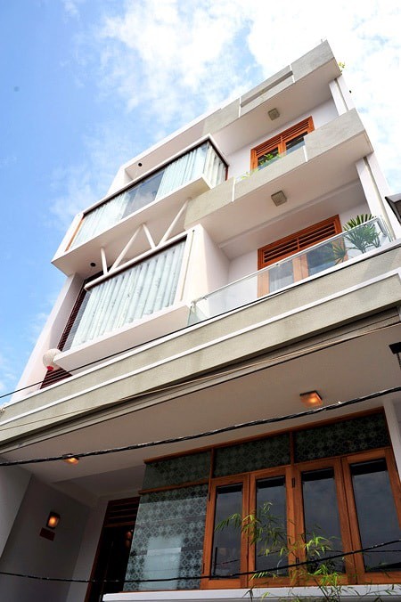 Bán Nhà Trần Vỹ, Cầu Giấy 54m2 x 3 tầng , MT 6,9m2, Giá 16 tỷ