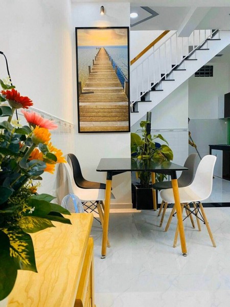 Bán gấp nhà đường Hồ Thị Kỷ Quận 10 3 tầng 10m2 970 triệu LH 0798919986