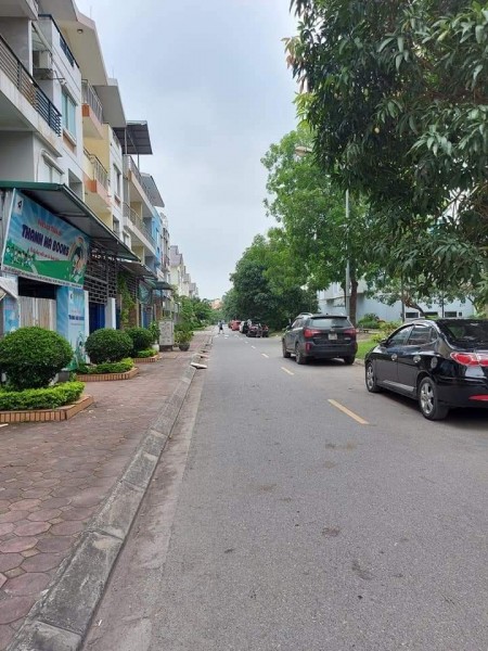 BÁN NHÀ VĂN KHÊ HÀ ĐÔNG 48 M X 5 TẦNG MẶT TIỀN 4 M GIÁ 6.7TỶ ÔTÔ VÀO NHÀ