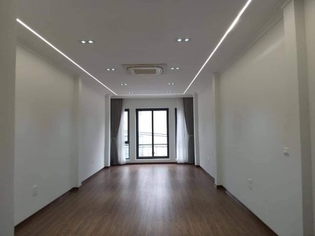 THANG MÁY VỪA Ở VỪA CHO THUÊ DÒNG TIỀN GẦN PHỐ THOÁNG TRƯỚC SAU