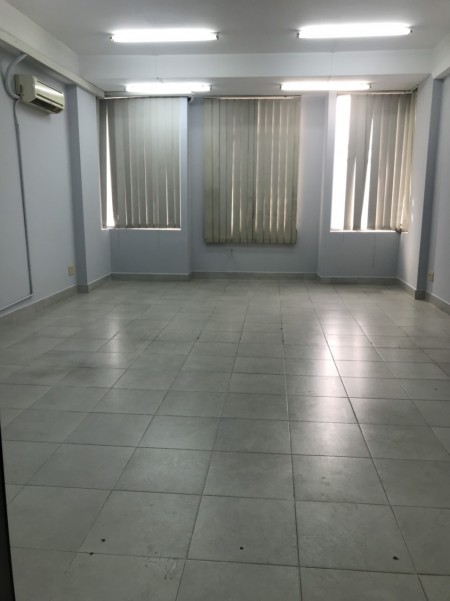 Nhà mt Lê Văn Sỹ Phú Nhuận 4x17m 2 lầu trống suốt