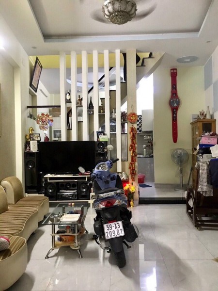 Cần bán nhà 1 Lầu 1 Trệt hẻm xe hơi thông ,trung tâm P. Linh Xuân
