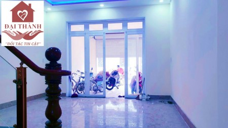 Bán nhà trảng dài, 1 trệt 2 lầu, giá 2 tỷ6, đã hoàn công