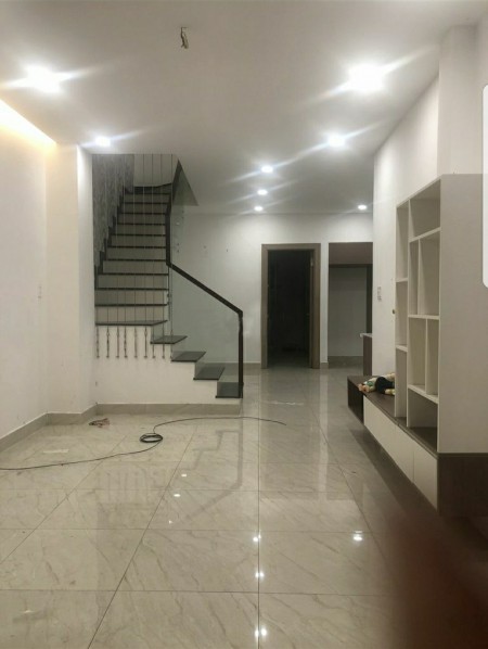 Cho thuê nhà 1 trệt + 1 lầu mặt tiền đường số Tân Quy, Quận 7